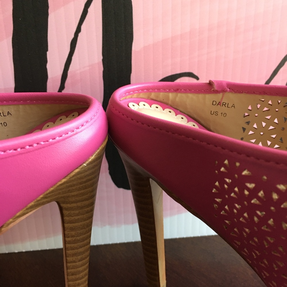 Madison, by Shoe Dazzle Pink Slip On’s - Picture 7 of 8